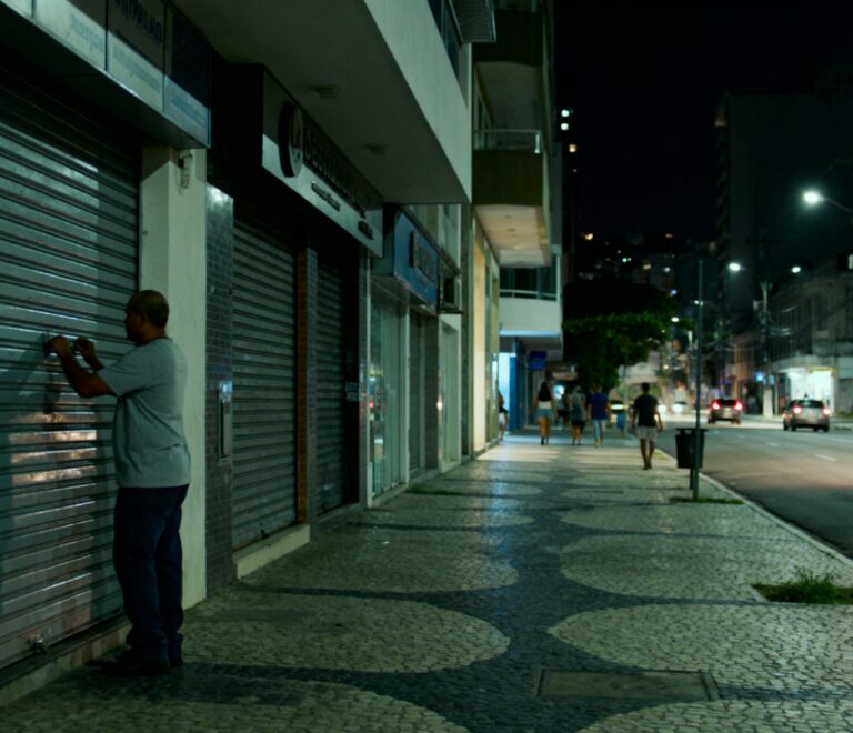 Violência no Rio de Janeiro: como o medo está esvaziando as ruas e prejudicando o comércio local