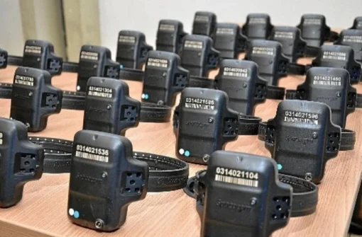 Fim da “Saída Livre”: CCJ aprova monitoramento eletrônico obrigatório no Semiaberto