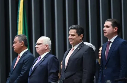 Teto de Vidro: Congresso aprova reajuste de 76% e desafia austeridade fiscal