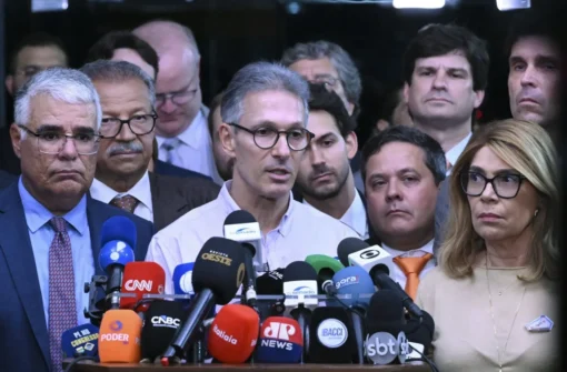 Voo Solo ou Estratégia? Zema Rejeita Vice de Flávio e Fecha Portas para o Centrão em 2026