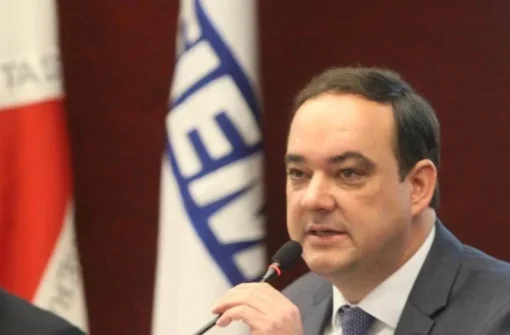 Pacto por Minas: Articulação da FIEMG Aproxima Flávio Bolsonaro e Romeu Zema para 2026