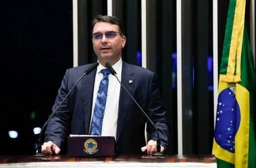 Ofensiva no Agro: Flávio Bolsonaro Consolida Apoio em MS e RS contra a Asfixia Federal